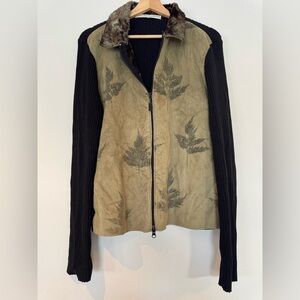 Fern Leaf, Zip-Up, Light Jacket. It’s giving “Chic Adventurer”